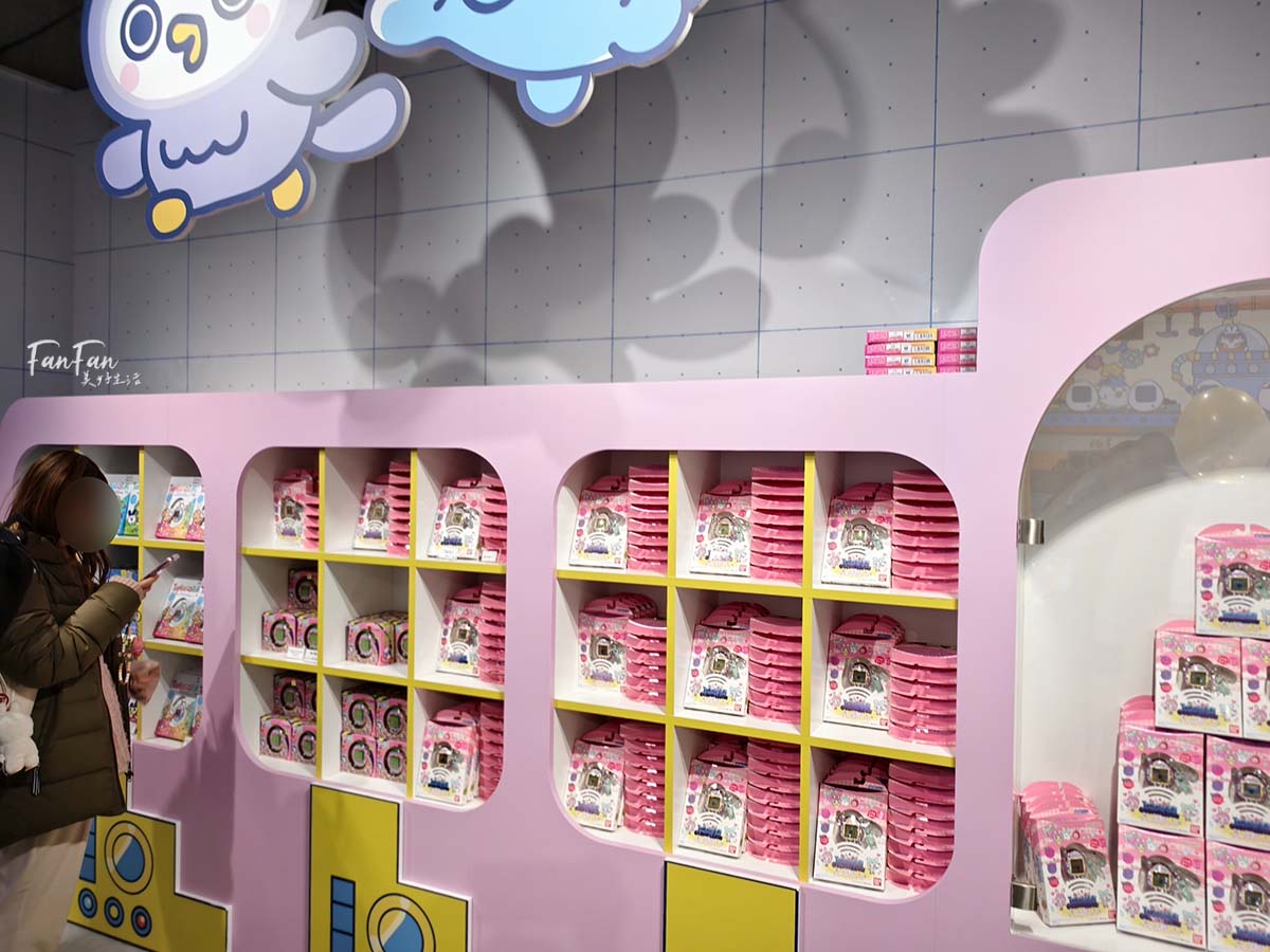 來去Tamagotchi factory原宿體驗概念店！Lab Tama連線交換最新道具、超萌必敗限定款迷你公仔造型瓶！たまごっち ふぁくとり
