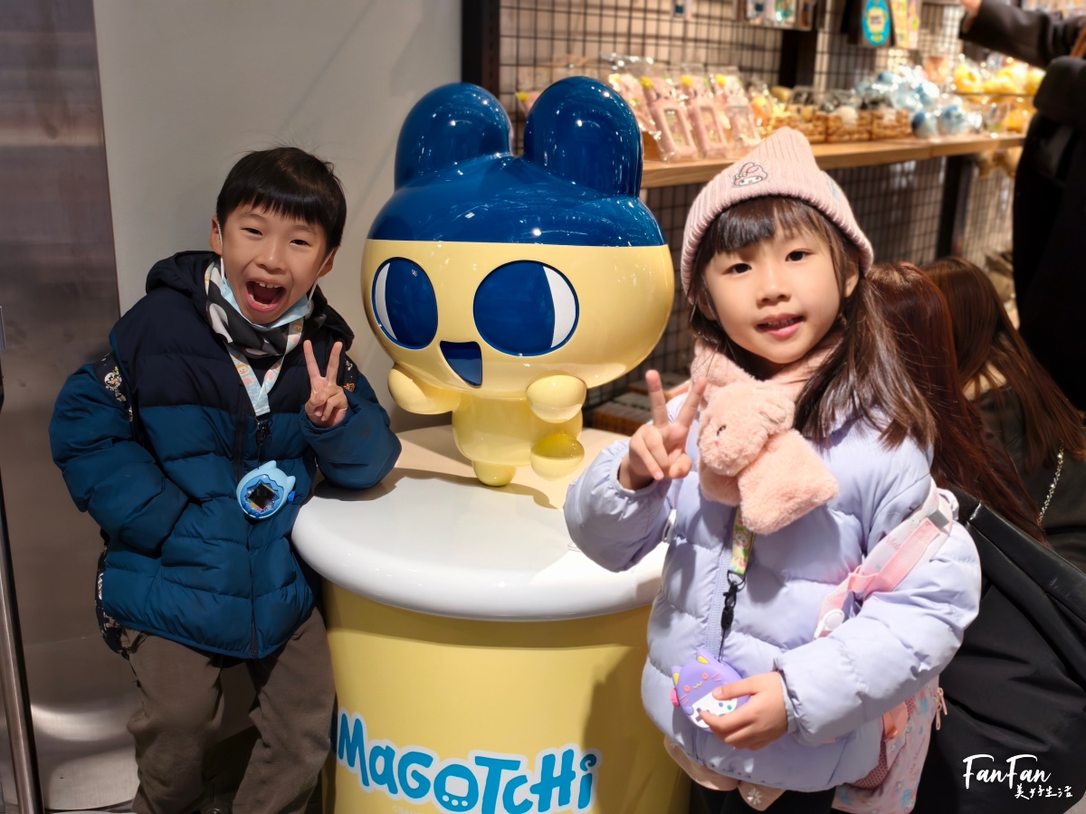 來去Tamagotchi factory原宿體驗概念店！Lab Tama連線交換最新道具、超萌必敗限定款迷你公仔造型瓶！たまごっち ふぁくとり