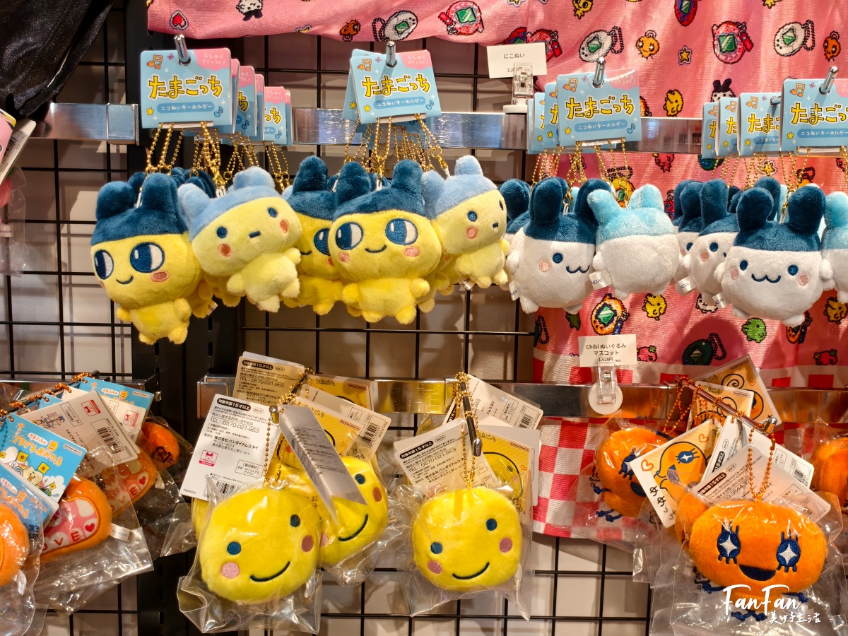 來去Tamagotchi factory原宿體驗概念店！Lab Tama連線交換最新道具、超萌必敗限定款迷你公仔造型瓶！たまごっち ふぁくとり