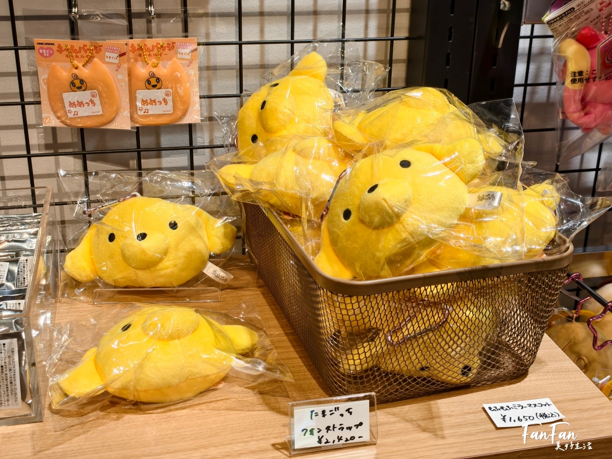 來去Tamagotchi factory原宿體驗概念店！Lab Tama連線交換最新道具、超萌必敗限定款迷你公仔造型瓶！たまごっち ふぁくとり