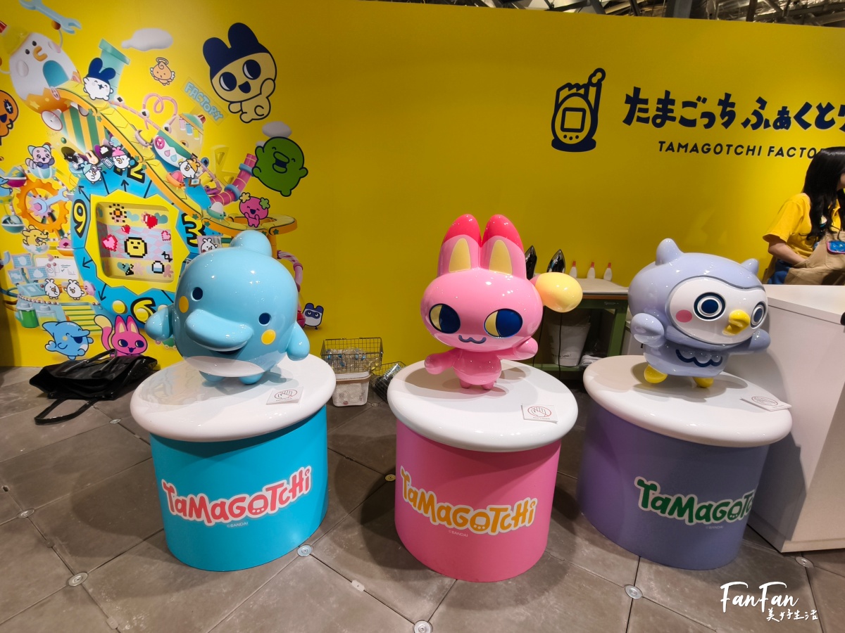 來去Tamagotchi factory原宿體驗概念店！Lab Tama連線交換最新道具、超萌必敗限定款迷你公仔造型瓶！たまごっち ふぁくとり
