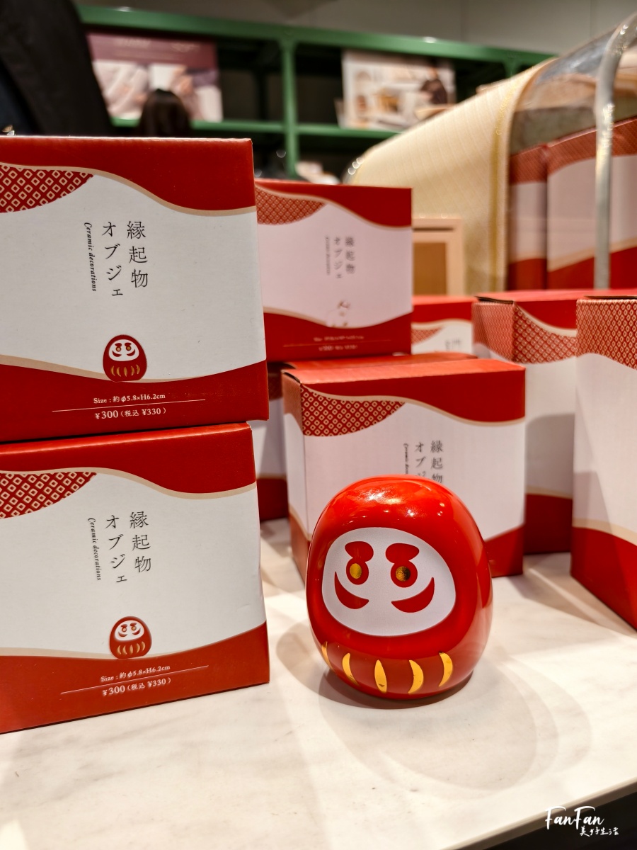 3COINS實用小物開箱推薦！人氣商品搶先看：3COINS必逛必買！日本百元雜貨店スリーコインズ｜原宿旗艦店