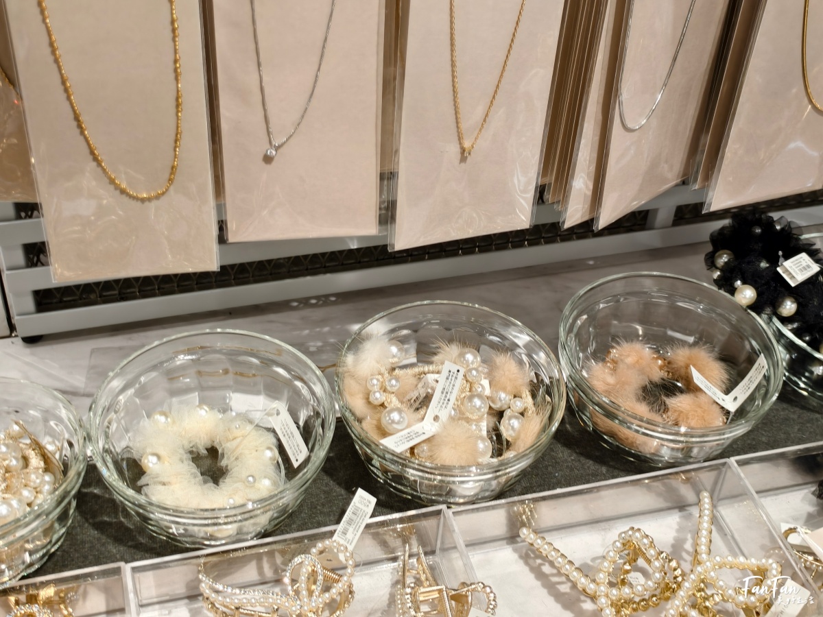 3COINS實用小物開箱推薦！人氣商品搶先看：3COINS必逛必買！日本百元雜貨店スリーコインズ｜原宿旗艦店