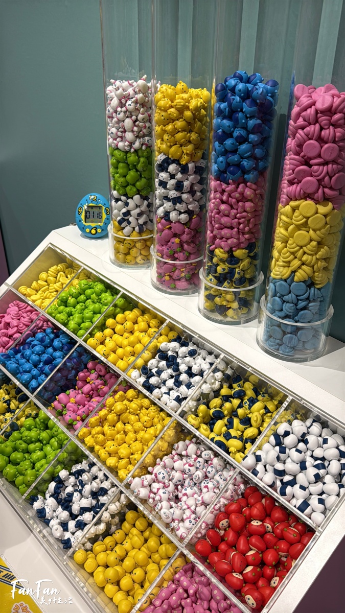 來去Tamagotchi factory原宿體驗概念店！Lab Tama連線交換最新道具、超萌必敗限定款迷你公仔造型瓶！たまごっち ふぁくとり