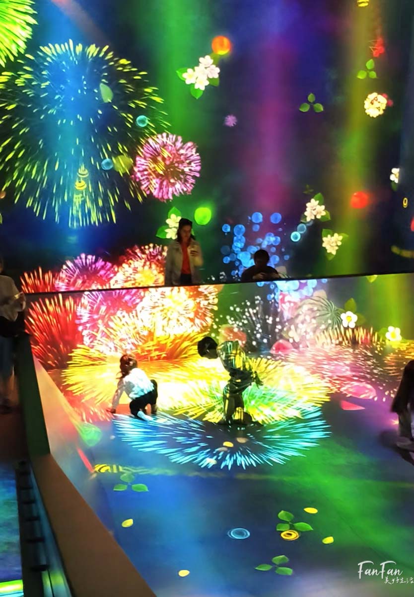 東京必去打卡景點!豐洲TeamLab Planets TOKYO DMM展覽參觀攻略!東京最夢幻的沈浸式互動藝術展覽 - 第34張圖 東京必去打卡景點!豐洲TeamLab Planets TOKYO DMM展覽參觀攻略!東京最夢幻的沈浸式互動藝術展覽