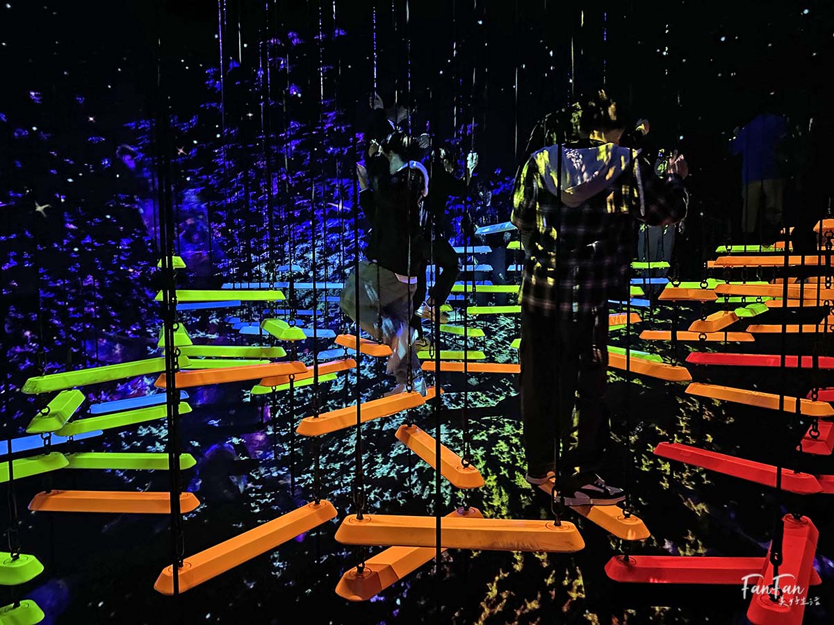 東京必去打卡景點!豐洲TeamLab Planets TOKYO DMM展覽參觀攻略!東京最夢幻的沈浸式互動藝術展覽 - 第35張圖 東京必去打卡景點!豐洲TeamLab Planets TOKYO DMM展覽參觀攻略!東京最夢幻的沈浸式互動藝術展覽