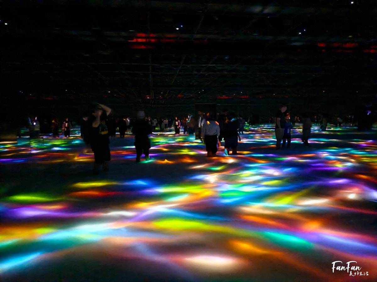 東京必去打卡景點!豐洲TeamLab Planets TOKYO DMM展覽參觀攻略!東京最夢幻的沈浸式互動藝術展覽 - 第14張圖 東京必去打卡景點!豐洲TeamLab Planets TOKYO DMM展覽參觀攻略!東京最夢幻的沈浸式互動藝術展覽
